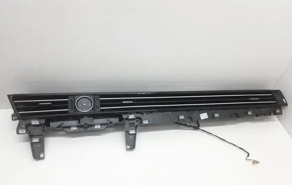 Volkswagen PASSAT B8 Dash center air vent grill 3G1858416