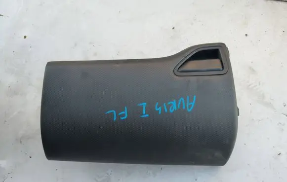 Toyota Auris 150 Glove box