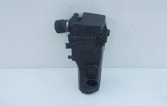Ford Fiesta Air filter 8V219600AG