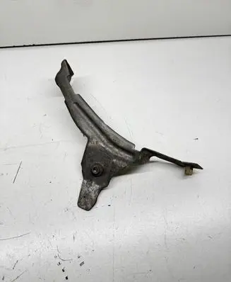 Fender mounting bracket