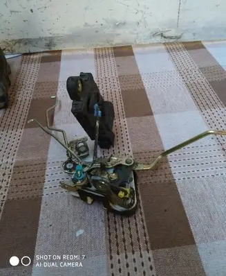 Hyundai Elantra Front door lock
