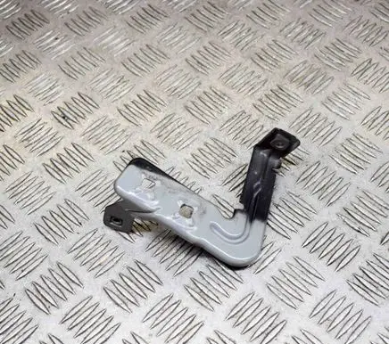 BMW 2 F22 F23 Fender mounting bracket
