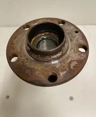 Audi A4 S4 B6 8E 8H Rear wheel hub