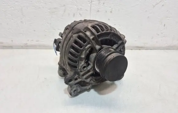 Volkswagen PASSAT B5.5 Generator/alternator 