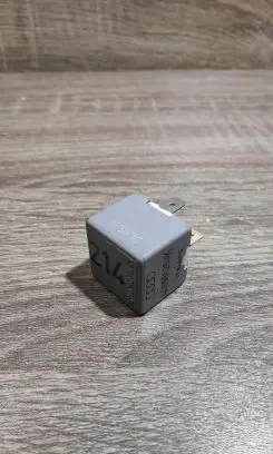 Audi A4 S4 B5 8D Other relay 443951253k