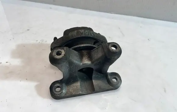 Audi A4 S4 B6 8E 8H Gearbox mounting bracket 8E0399115F