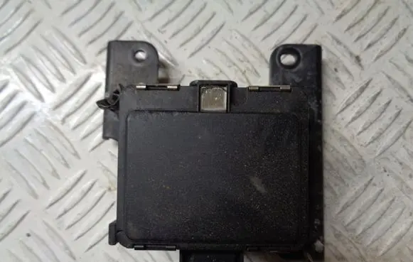 Volkswagen Golf Sportsvan Distronic sensor radar 5Q0907561D 5Q0907461A