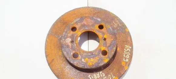 Toyota Yaris Front brake disc ventiliuojamas