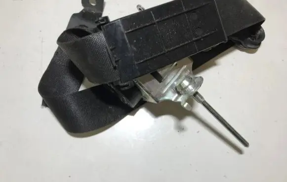 Opel Zafira B Front seatbelt 560834901