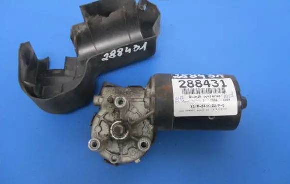 Opel Astra G Front wiper linkage and motor