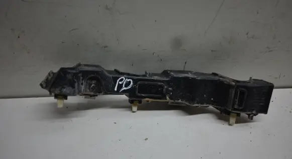 Front bumper mounting bracket