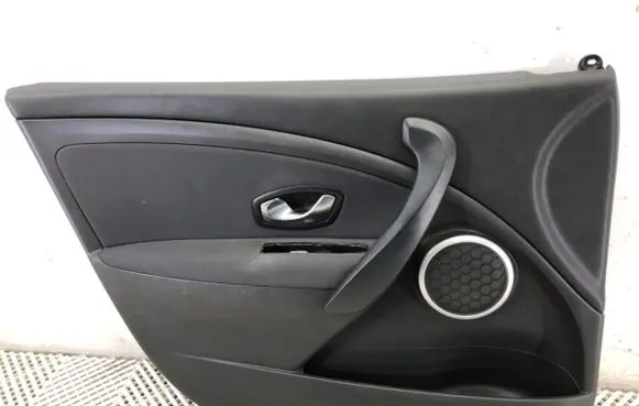 Renault Megane III Front door card panel trim