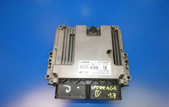 KIA Sportage Engine control unit/module 39150-2A380 EDC17C57 0281032614