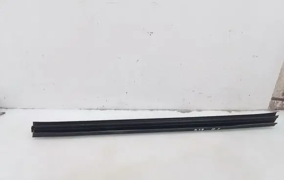 Chrysler Sebring (ST-22 - JR) Rubber seal front coupe door window 