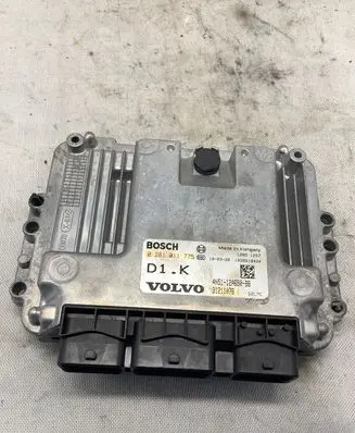 Volvo V50 Engine control unit/module 0281011775 31211076