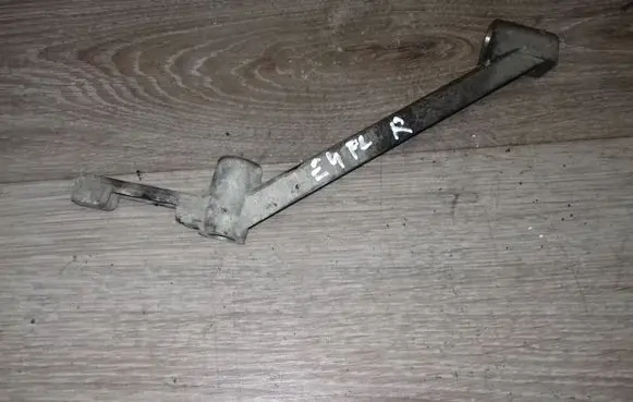 Volvo V70 Power steering pump mounting bracket 