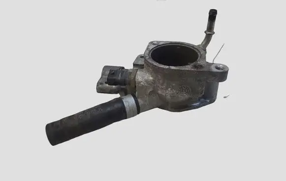 Opel Astra J Thermostat/thermostat housing
