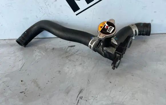 Engine coolant pipe/hose