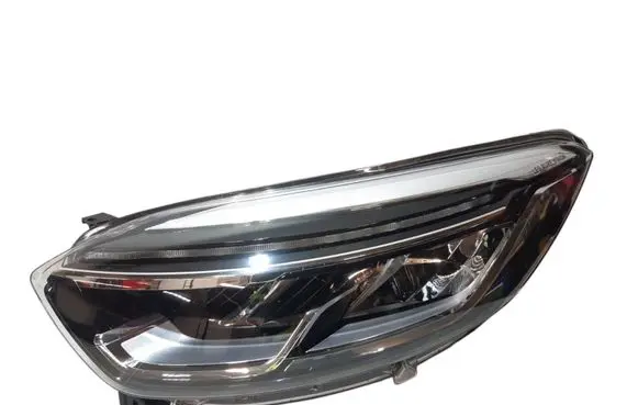 Renault Captur Headlight/headlamp 260606152R
