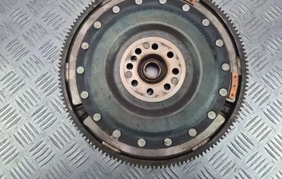 Mercedes-Benz E W212 Flywheel A6510301403 28844913