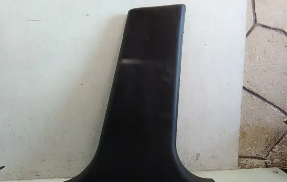 (B) pillar trim (bottom)