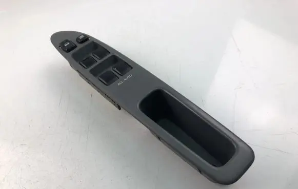 Toyota Avensis T270 Electric window control switch 8404044030