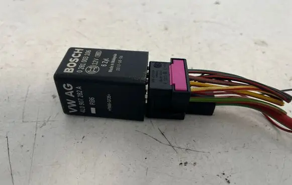 Audi Q7 4L Glow plug pre-heat relay 4L0907282A