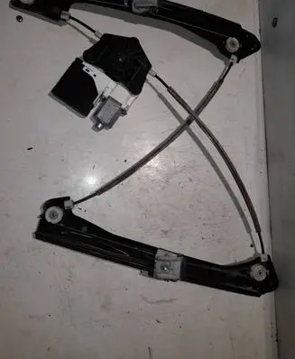 Volkswagen Jetta VI Front door window regulator with motor 3C0959793b
