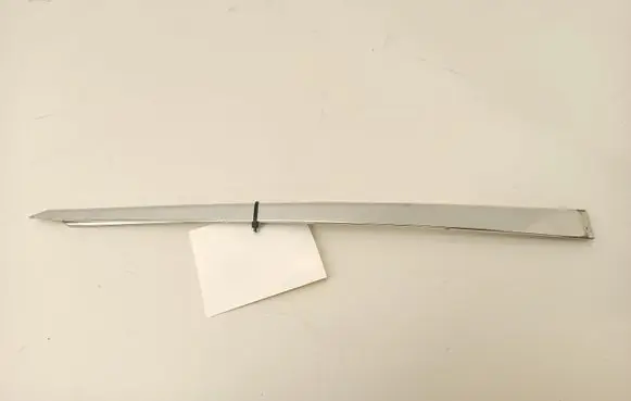 Mercedes-Benz S W126 Rear door glass trim molding