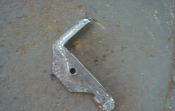 Battery bracket
