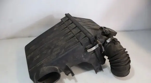 Suzuki Swift I Air filter box