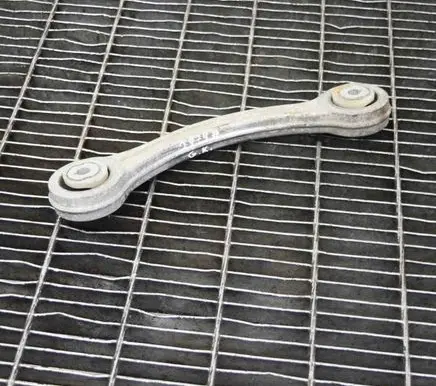 Maserati Ghibli Rear upper control arm/wishbone 670007251