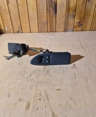 Renault Laguna II Electric window control switch 26517