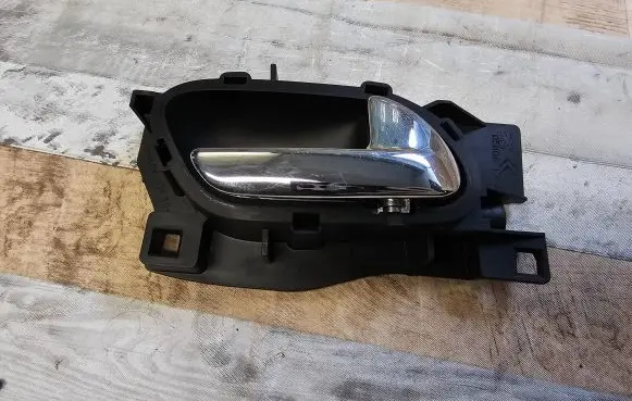 Peugeot 407 Front door interior handle 96526177VD