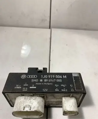 Skoda Fabia Mk2 (5J) Coolant fan relay 1J0919506M