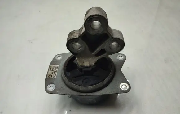 Opel Insignia A Engine mount bracket 13312098