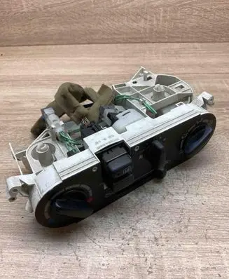 Mitsubishi Colt Climate control unit MR201365