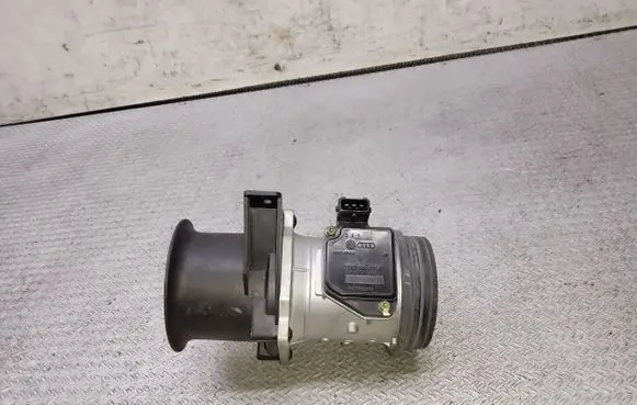 Audi A8 S8 D2 4D Mass air flow meter 078133471A