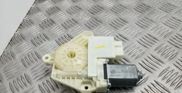 Skoda Rapid (NH) Front door window regulator motor 5JA959812H