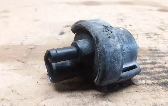 Vacuum valve