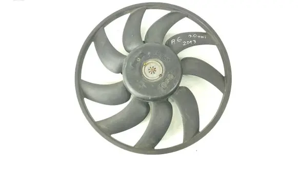 Radiator cooling fan shroud