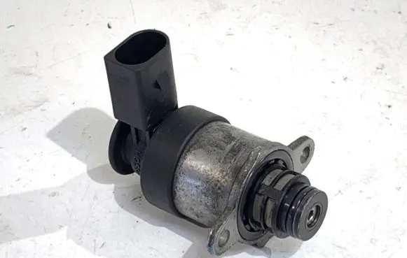 Volkswagen Phaeton Fuel pressure regulator 0928400708