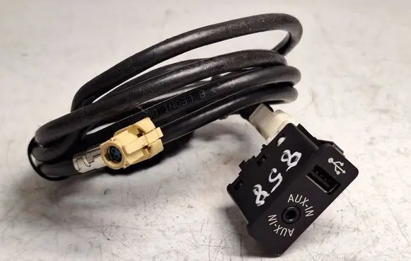 BMW X5 F15 USB socket connector 84109266607 84109343604