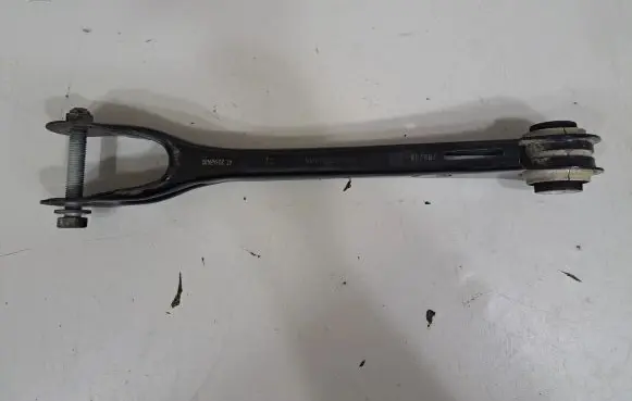 BMW 7 G11 G12 Rear upper control arm/wishbone 6893528