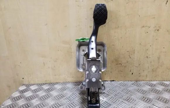 Volkswagen Touran I Brake pedal 1T1721057E