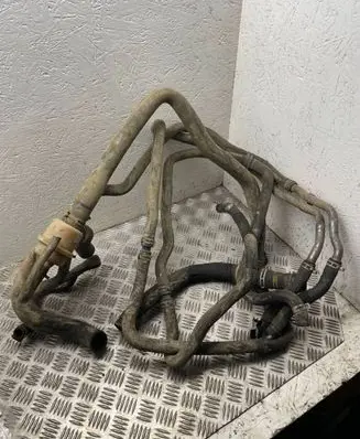 Land Rover Discovery 3 - LR3 Engine coolant pipe/hose