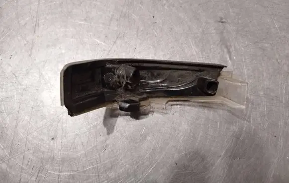 Toyota Auris E180 Mirror indicator light 2222000208 2122000787