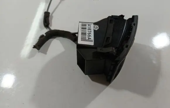 Volkswagen Touareg I Dash center air vent grill 7L6819704D