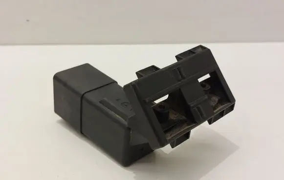Volkswagen Caddy Glow plug pre-heat relay 1K0937540C 038907281D