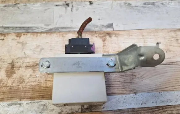 Toyota Avensis T250 Window wiper relay 8594005020 T0Y0TA 150695